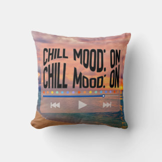 Chill Mood On Retro Beach Art Kissen