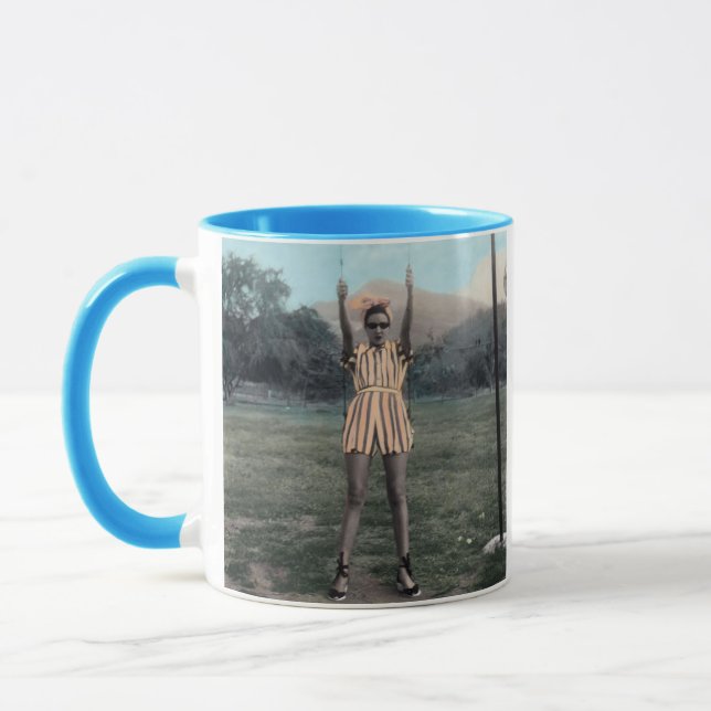 Chillin' Chica - Blue Tasse (Links)