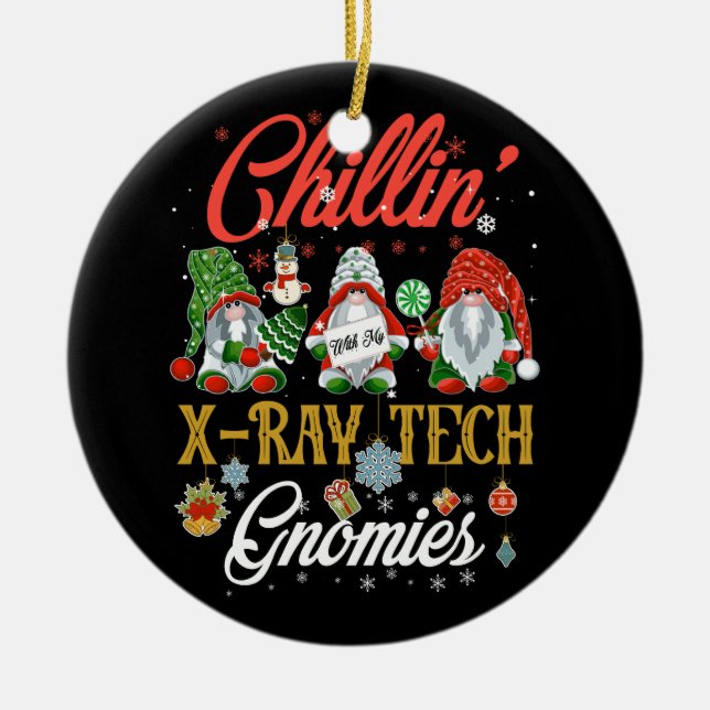 Chillin mit meinen X Ray Tech-Gnomen drei Gnomen C Keramik Ornament (Vorne)