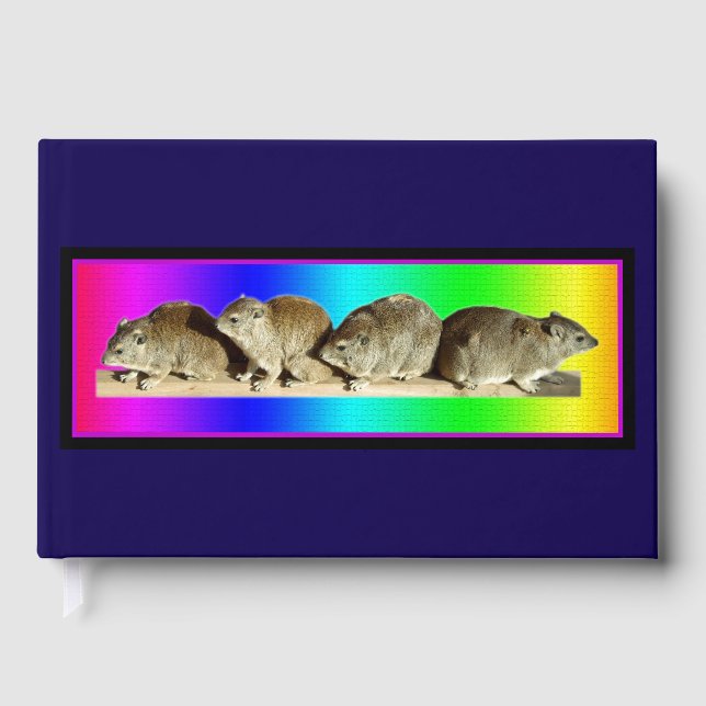 Chilling African Hyrax Gästebuch (Vorderseite)