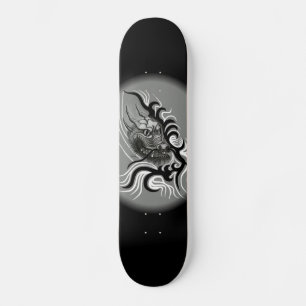 China Dragon im Tattoostil Skateboard