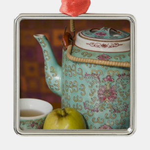 China, Hongkong. Traditionelles chinesisches Teeke Ornament Aus Metall