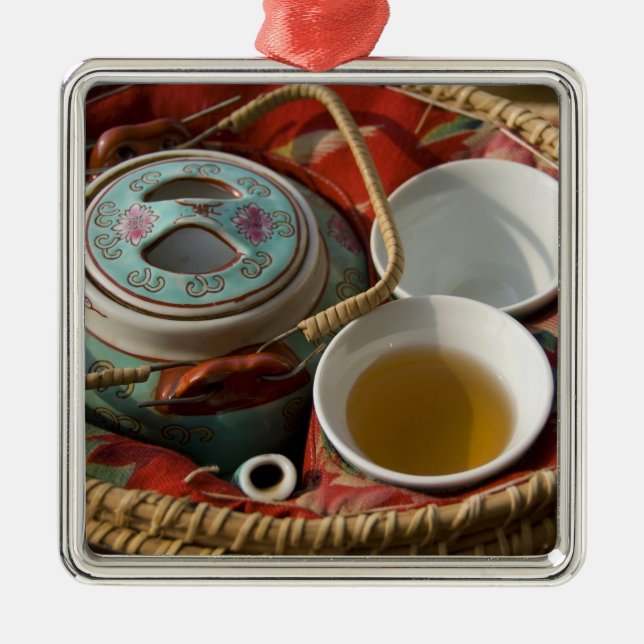 China, Hongkong. Traditionelles chinesisches Teeke Silbernes Ornament (Vorne)