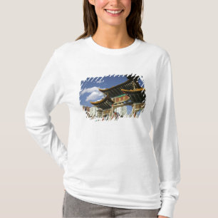 CHINA, Provinz Yunnan, Kunming. Gedenkbogen T-Shirt