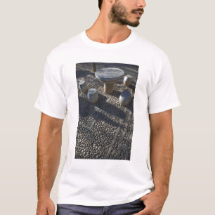 CHINA, Provinz Yunnan, Lijiang. Altstadt, Stein T-Shirt