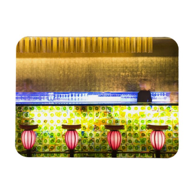 China, Shanghai. Bar im Xin Tian Di Bar 2 Magnet (Horizontal)