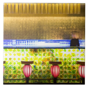 China, Shanghai. Bar in der Xin Tian Di Bar 2 Fliese
