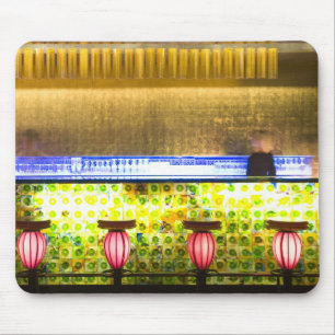 China, Shanghai. Bar in der Xin Tian Di Bar 2 Mousepad