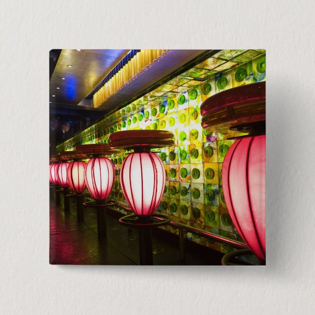 China, Shanghai. Bar in der Xin Tian Di Bar Button (Vorderseite)