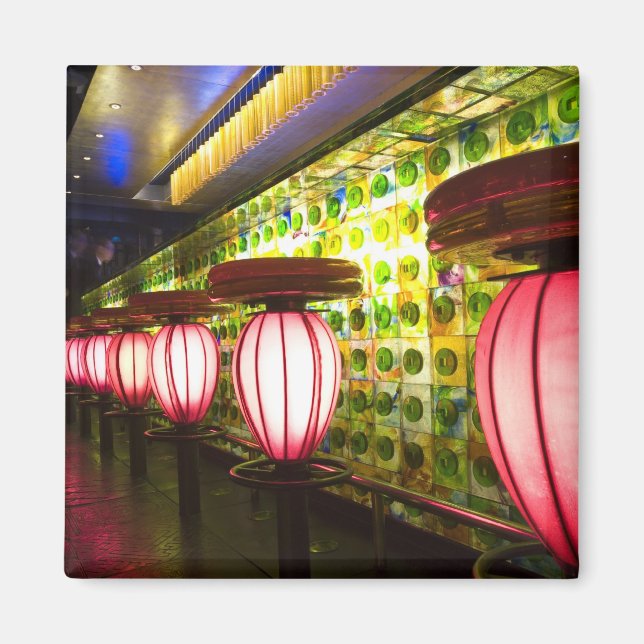 China, Shanghai. Bar in der Xin Tian Di Bar Magnet (Vorne)