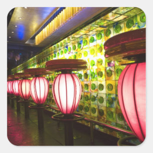 China, Shanghai. Bar in der Xin Tian Di Bar Quadratischer Aufkleber