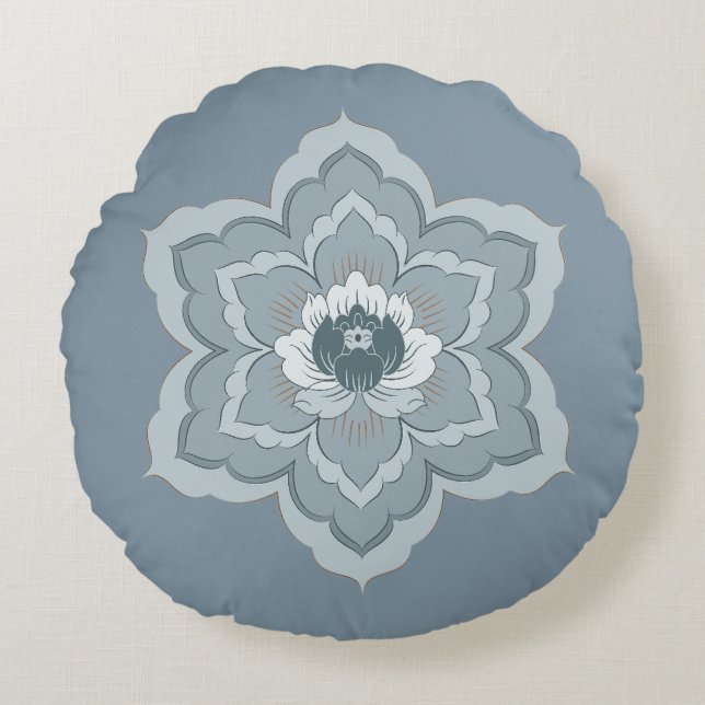 Chinesische Baoxiang-Blume in Misty Blue & Ink Jad Rundes Kissen (Vorderseite)