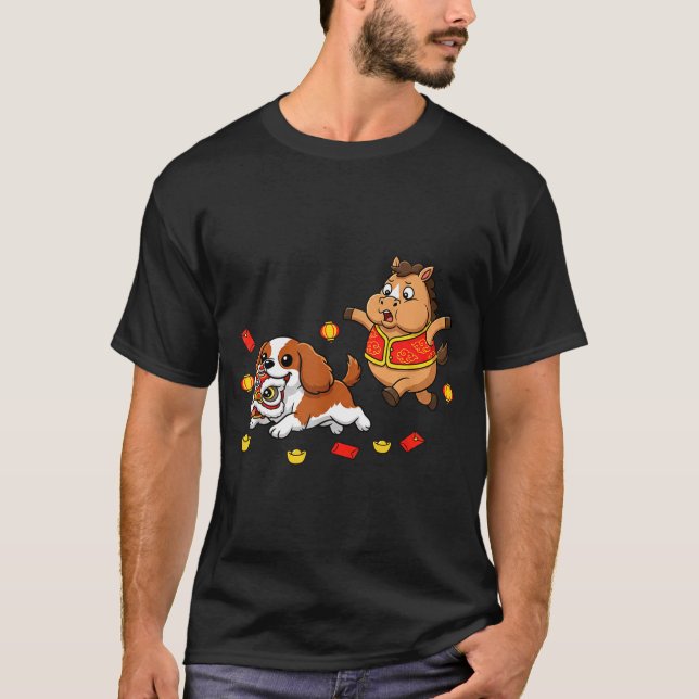 Chinesischer Pferd Cavalier King Charles Spaniel G T-Shirt (Vorderseite)