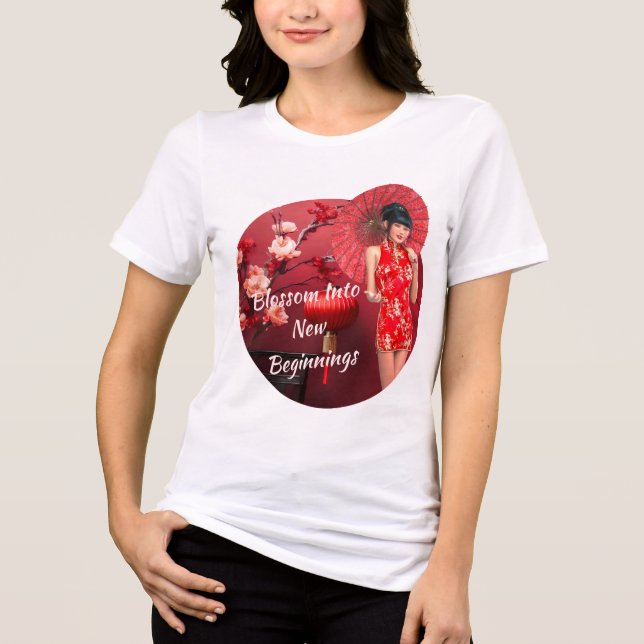 Chinesisches Neujahrsmädchen mit einem roten Regen Tri-Blend Shirt (Vorderseite)