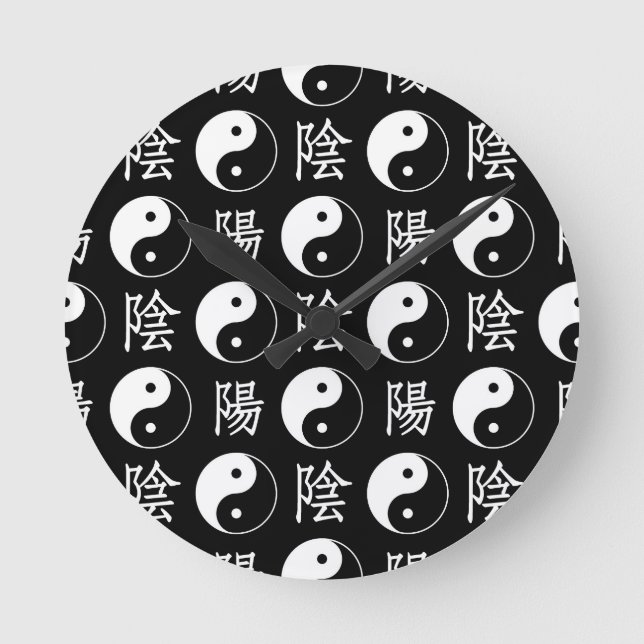 Chinesisches Textmuster für das Black Yinyang-Symb Runde Wanduhr (Vorderseite)