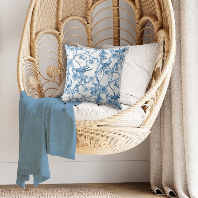 Chinoiserie Blau und Weiße Vögel Blüten in Foliage Kissen (Von Creator hochgeladen)