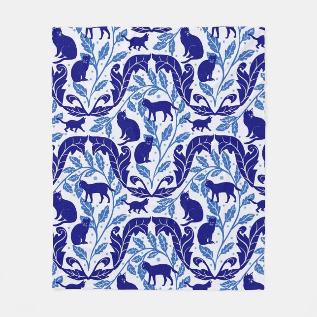 Chinoiserie Blue Black Cat-Whimsical Fleecedecke (Vorderseite)