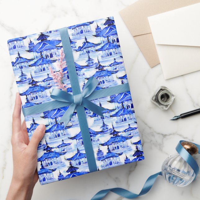 Chinoiserie Blue Pagodas Geschenkpapier (Schenken)