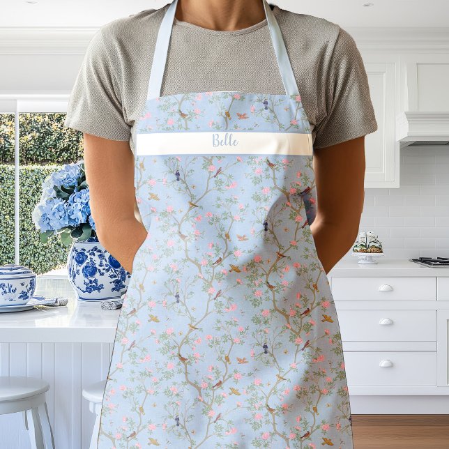 Chinoiserie-Kameliengarten auf weicher blauer Schü Schürze (Camellia Garden Light Blue Apron)