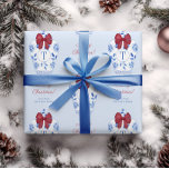 Chinoiserie Red White Blue Christmas Monogram Geschenkpapier<br><div class="desc">Dieses elegante Holidays chinoiserie Wackelpapier-Design verfügt über eine handgemalte Aquarell in blau und weiß Ingwerjar mit festlichem roten Bogen. Es gibt auch die Möglichkeit,  personalisierten Text und ein Single Buchstaben Monogramm hinzuzufügen.</div>