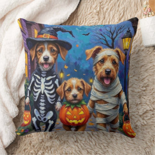 Chinook-Hunde beim Trick-or-Treaten Halloween-Kost Kissen