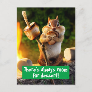 Chipmunk Eating Marshmallow Einladungspostkarte