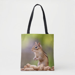 Chipmunk mit Erdnüssen