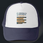 Chiropraktische Nebenwirkungen Funny Chiropractor  Truckerkappe<br><div class="desc">Chiropraktor gackert einen neuen Trucker Hut für Ihren Lieblings-Knochenstück. Das Design auf dem Trucker Hut sagt: "Chiropraktische Nebeneffekte können... .Weniger Kopfschmerzen,  weniger Stress.." Perfektes Geschenk für einen Geburtstag und großartig für jede Jahreszeit</div>