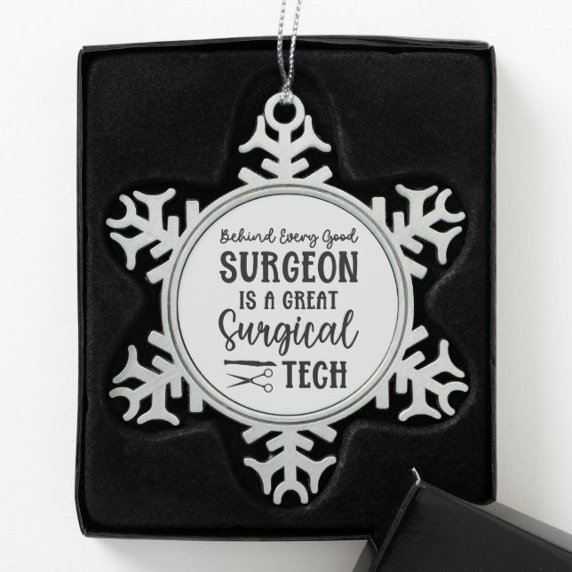 Chirurgie | Bewertung des chirurgischen Technikers Schneeflocken Zinn-Ornament (Box)