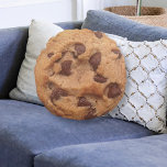 Chocolate Chip Cookie Novelty Rundes Kissen<br><div class="desc">Das neue,  runde Kissen mit Schokolade Chip Cookie .. perfekt für Schokoladenliebhaber und Kochfans .. Kissen aus Ricaso</div>