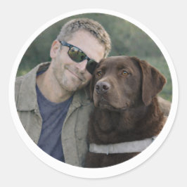Chocolate-Labrador-Blindenführhund-Team Runder Aufkleber