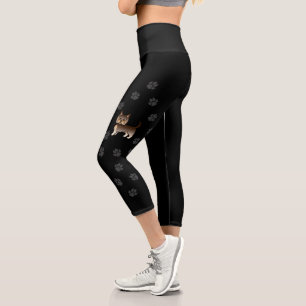 Chocolate Yorkshire Terrier Cartoon Hund & Pfoten Capri Leggings