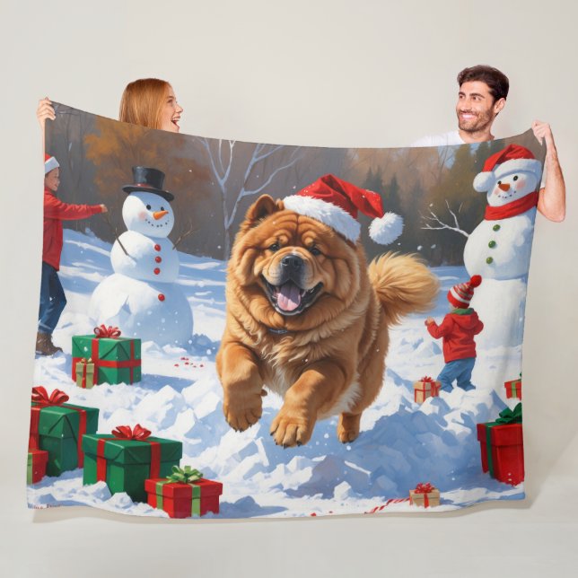Chow Chow läuft im Schnee mit Weihnachtsmütze Fleecedecke (Beispiel)