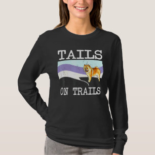 Chow Chow Schwanzes auf Wanderwegen T-Shirt