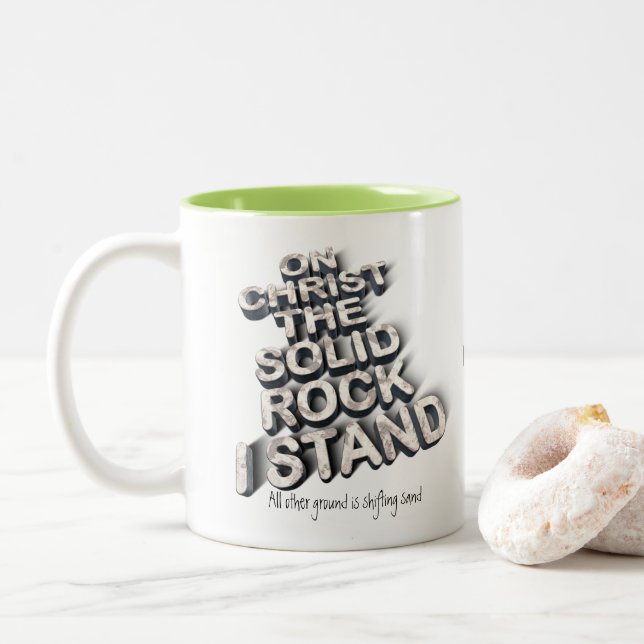Christ Solid Rock christliche Bio-Zitat-Typografie Zweifarbige Tasse (Mit Donut)