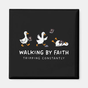 Christliche Gans geht durch Glauben Stolpern Konst Magnet