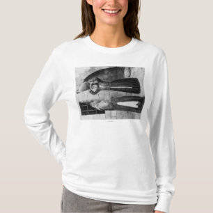 Christliche Mädchen mit Wasser-Krug in Nazaret T-Shirt