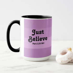 Christlicher Glaube glaubt Bibelverse Lila Tasse