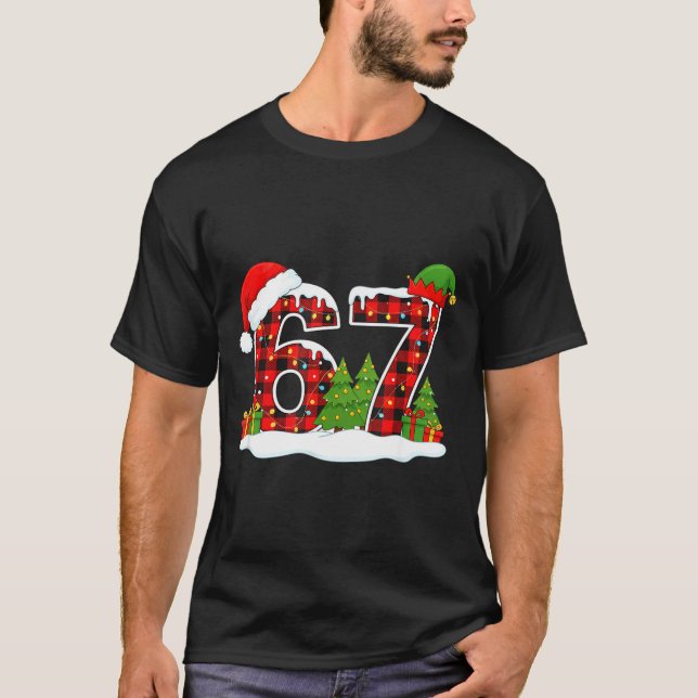 Christmas 67 Buffalo Plaid Six Seven Santa &amp; E T-Shirt (Vorderseite)