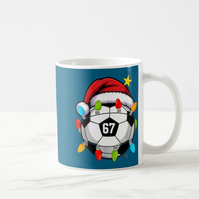 Christmas 67 Meme Soccer Ball Santa Hat Funny Xmas Kaffeetasse (Rechts)