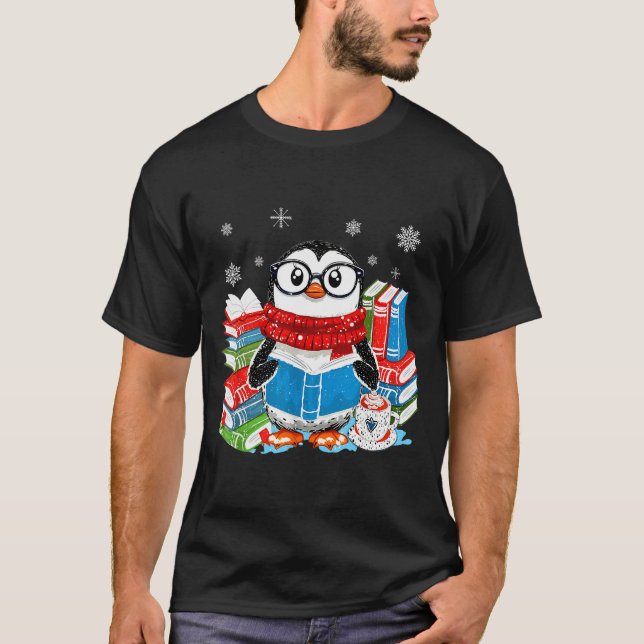 Christmas A Penguin Reading Book Snowflake Cocoa H T-Shirt (Vorderseite)
