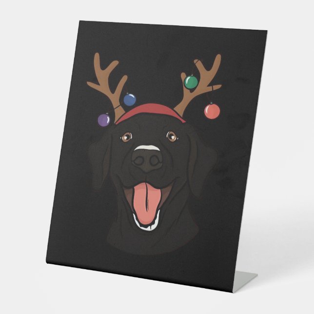 Christmas Black Lab Essential T-Shirt Sockelschild (Vorderseite)