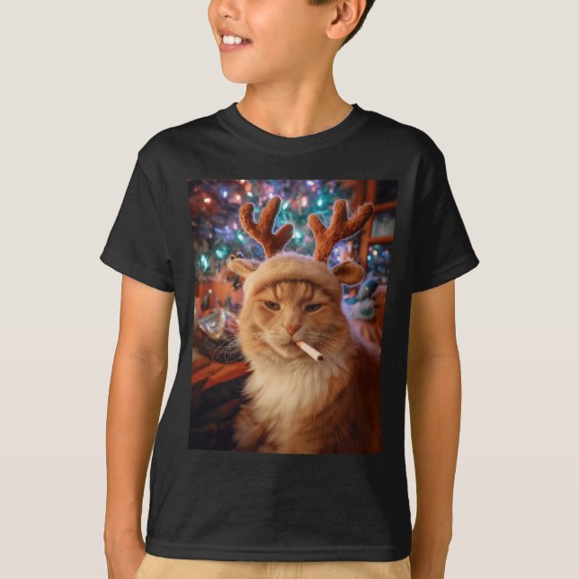 Christmas Cat Smoking Cigarette Meme Gen Z Comfort T-Shirt (Vorderseite)