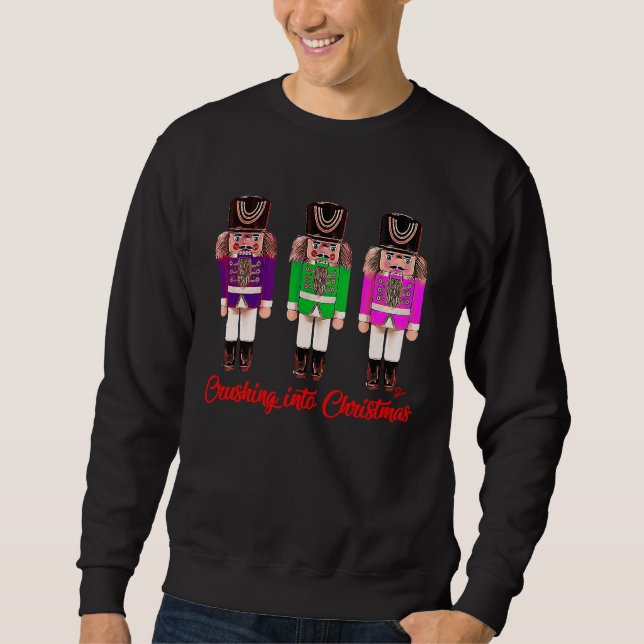 Christmas crushing into Christmas nutcracker Sweatshirt (Vorderseite)