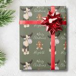 Christmas Elche Sage Grün Personalisiert Geschenkpapier<br><div class="desc">Dieses niedliche Weihnachtsbaumpapier wird unter deinem Weihnachtsbaum perfekt aussehen. Das Design ist mit einem niedlichen,  skurrilen Weihnachtssohn und Lebkuchen-Mann-Keks auf einem gesalzgrünen Hintergrund ausgestattet. Personalisieren Sie mit Ihrem Namen.</div>