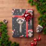 Christmas Emu Santa Funny Schwarz-weiß und rot Geschenkpapier<br><div class="desc">Weihnachten Emu ist hier in ihrer Weihnachtsmannmütze bereit Weihnachtsfreuden für alle,  die sie trifft! Das Schwarz-Weiß- und Rot-Papier ist zu niedlich,  um sich zu vergnügen!</div>