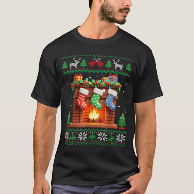Christmas Fireplace Stockings Funny Ugly Christmas T-Shirt (Vorderseite)