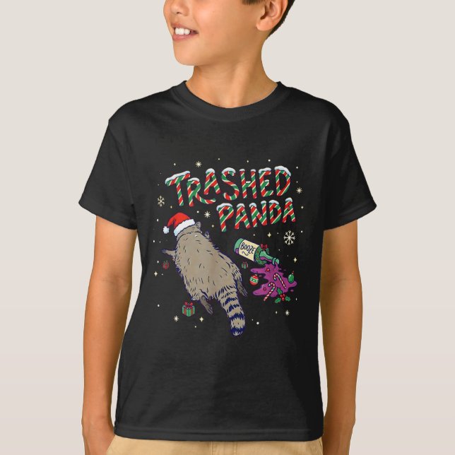 Christmas Funny Trashed Panda Racoon Gets Drunk Xm T-Shirt (Vorderseite)