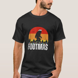 CHRISTMAS FUNNY VINTAG FOOTMAS BIG FOOT WEARS T-Shirt