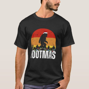 CHRISTMAS FUNNY VINTAG FOOTMAS BIG FOOT WEARS T-Shirt